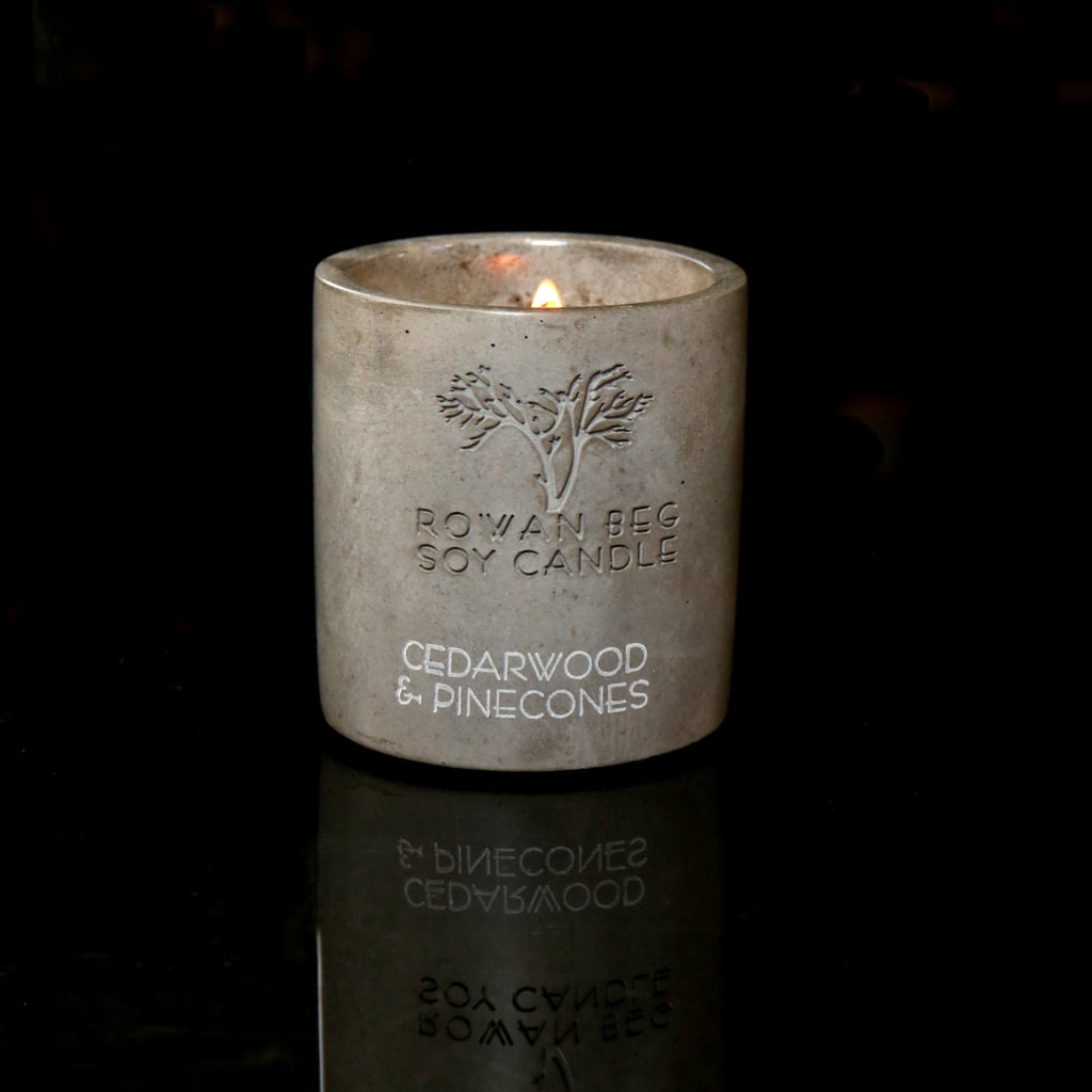 Urban Candle Cedarwood and Pinecones