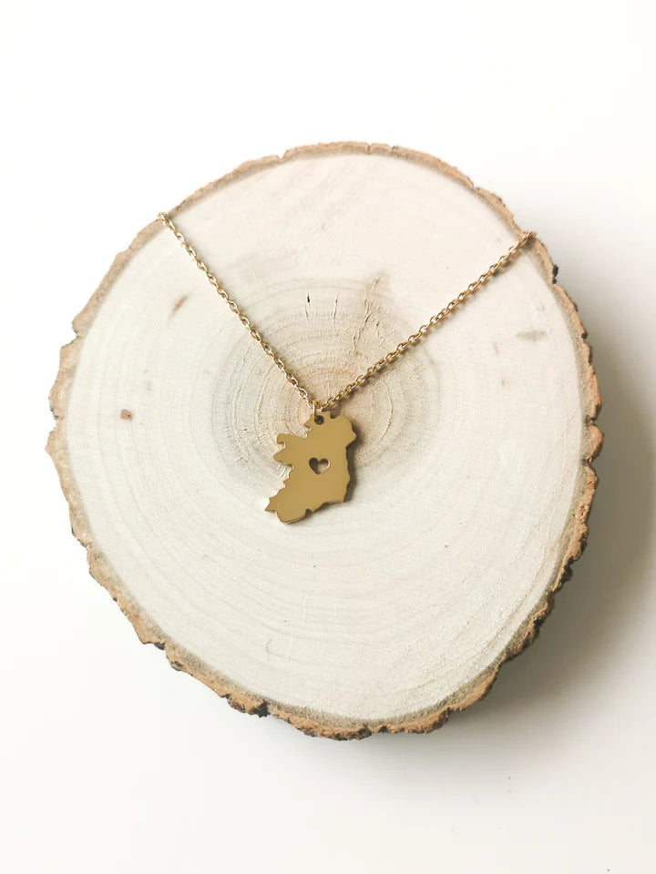 THE ÉIRE IRELAND MAP NECKLACE WITH A HEART