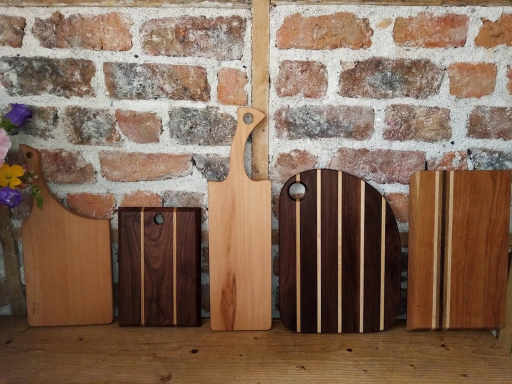 Wooden Chopping / Bread Boards in various designs and wood