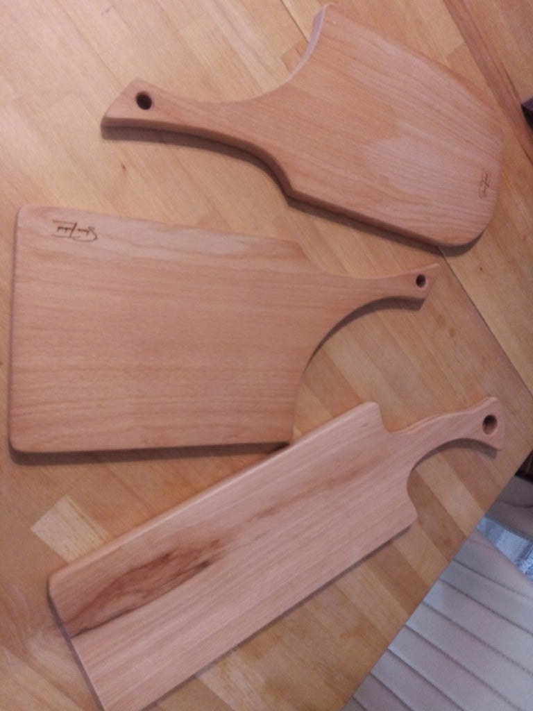 Wooden Serving Boards in various designs and wood